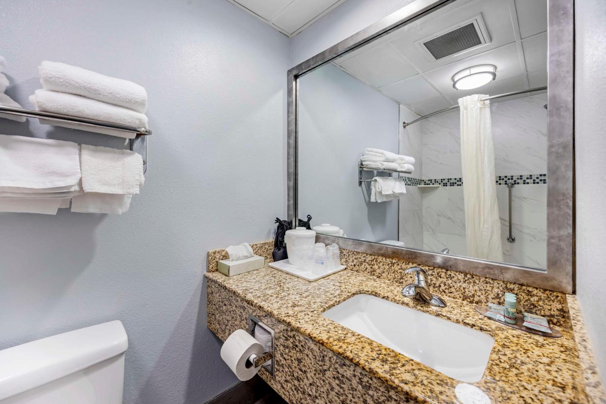 Best Western Thunderbird Motel Куквилл Экстерьер фото