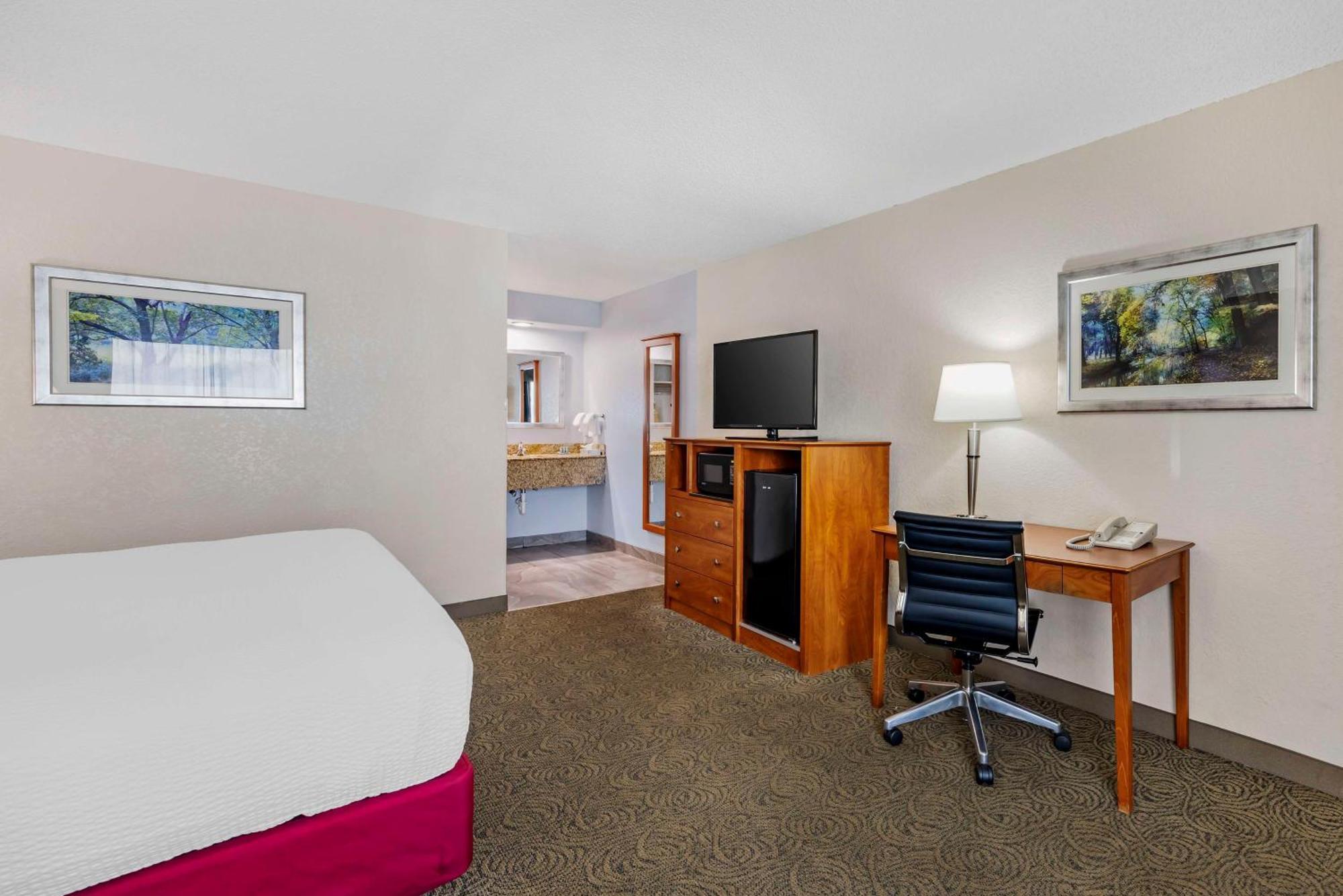 Best Western Thunderbird Motel Куквилл Экстерьер фото