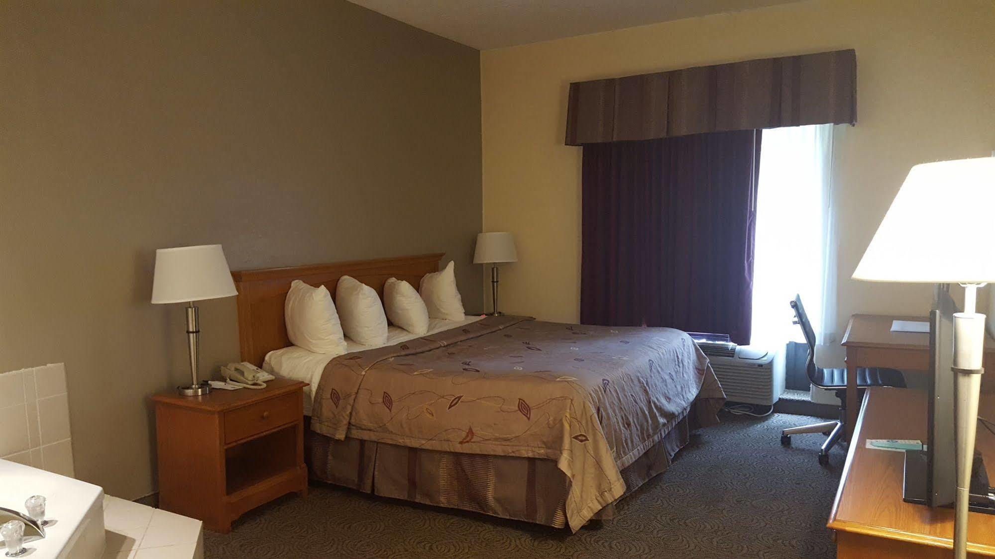 Best Western Thunderbird Motel Куквилл Экстерьер фото