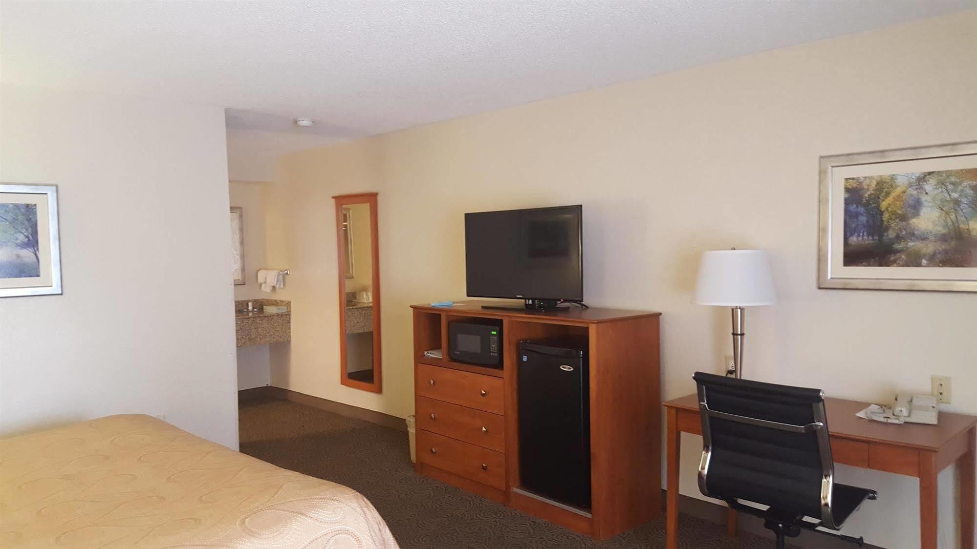 Best Western Thunderbird Motel Куквилл Экстерьер фото